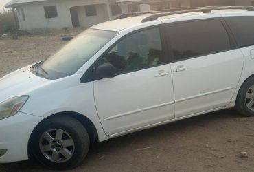 Toyota Sienna White Color